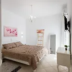 Lydia's East Daire