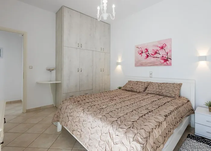 Lydia's East Apartmán Alikí