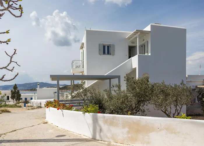 Lydia's East Apartmán Alikí