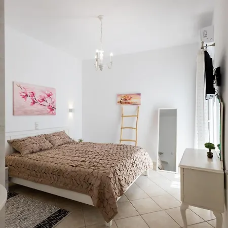 Lydia's East 아파트