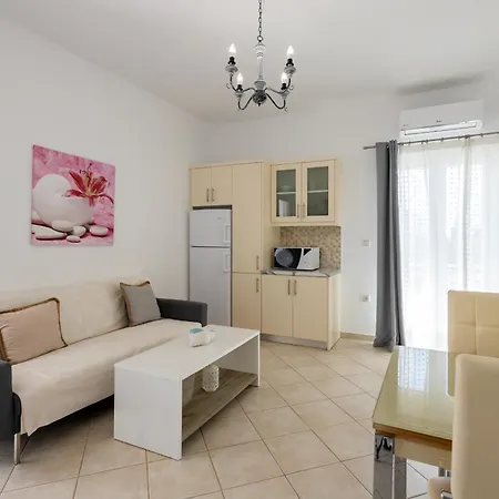 아파트 Lydia's East