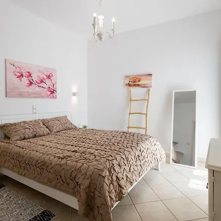 Lydia's East 아파트