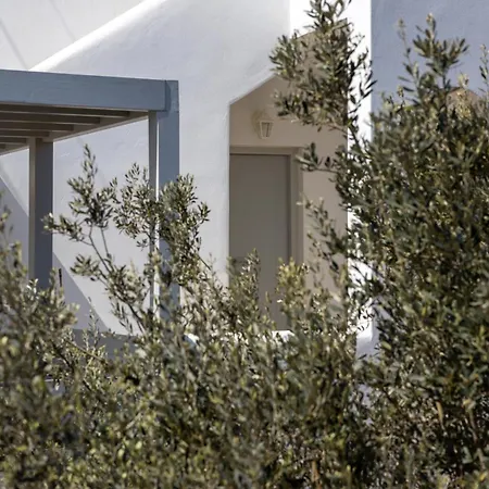 Lydia's East * Alikí