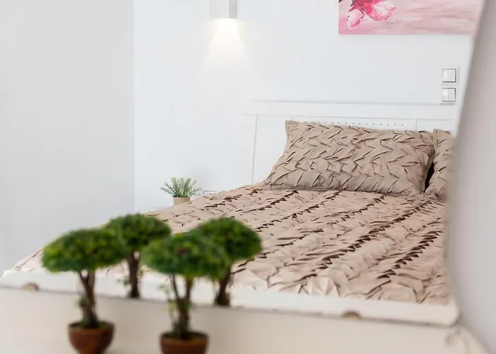 Lydia's East Appartement Alikí