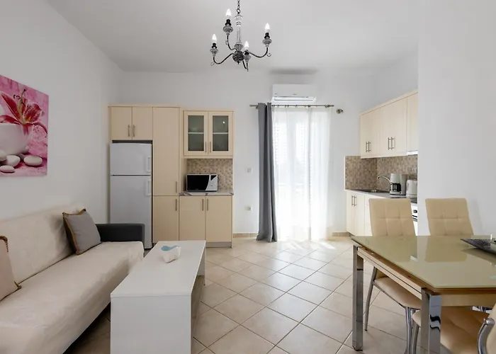 Lydia's East * Alikí